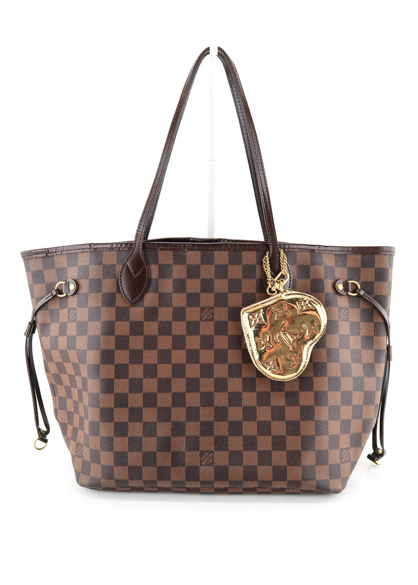 Louis Vuitton Vernis Monogram Heart Coin Case Miroir Gold – DAC