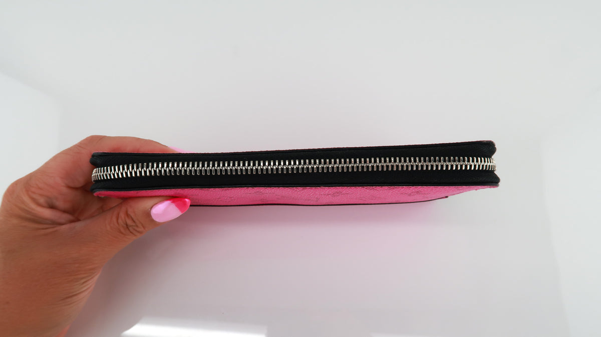 Louis Vuitton Taigarama Pink Zippy Wallet – DAC