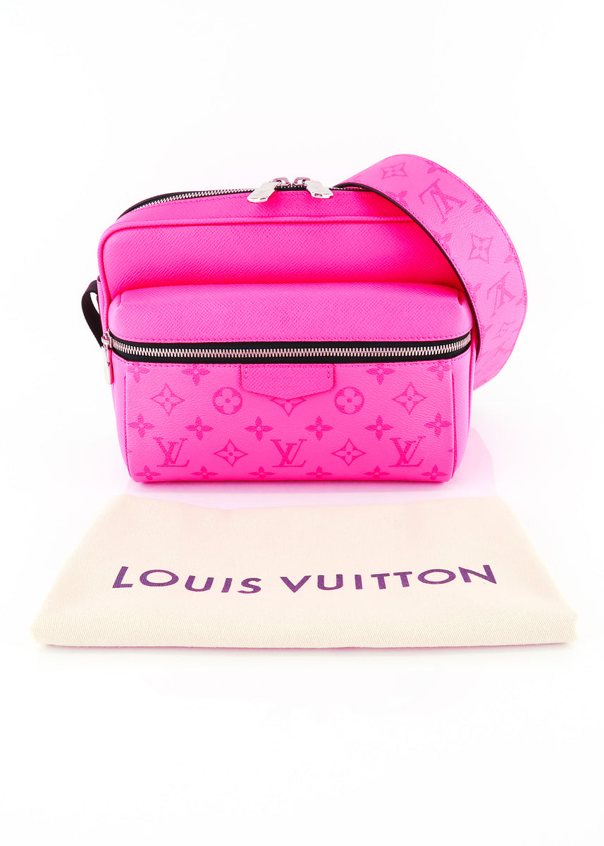 Louis Vuitton PPM Taiga メッセンジャー Louis Vuitton Blue Taiga Leather Roman PM Messenger Bag | Yoogi's