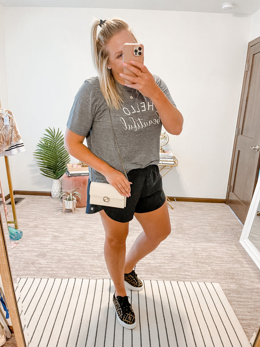 【GUCCI】レア❦入手困難❦ホワイト クラッチバッグ チェーンハンドル GUCCI】レア❦入手困難❦ホワイト クラッチバッグ チェーンハンドル