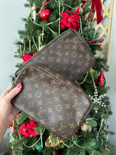 Load image into Gallery viewer, Louis Vuitton Monogram Toiletry 23 &amp; 28 Set