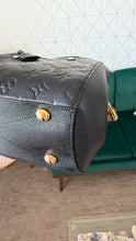 Load image into Gallery viewer, Louis Vuitton Empreinte Montaigne Bb Black