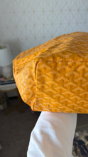 Load image into Gallery viewer, Goyard St Louis PM Tote Yellow