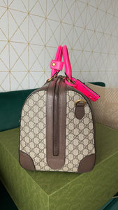 Gucci Supreme Canvas Savoy Medium Duffle Pink