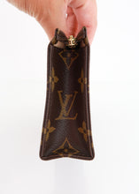 Load image into Gallery viewer, Louis Vuitton Monogram Toiletry 15