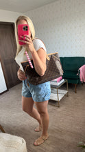 Load image into Gallery viewer, Louis Vuitton Monogram Neverfull MM Pink