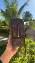 Load image into Gallery viewer, Louis Vuitton Monogram Toiletry 23