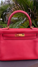 Load image into Gallery viewer, Hermes Togo Kelly 28 Rouge Casque