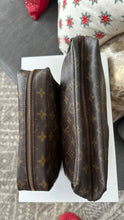 Load image into Gallery viewer, Louis Vuitton Monogram Toiletry 23 &amp; 28 Set