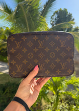Load image into Gallery viewer, Louis Vuitton Monogram Toiletry 23