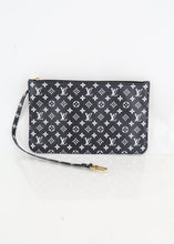 Load image into Gallery viewer, Louis Vuitton Monogram Jungle Neverfull Pochette Black