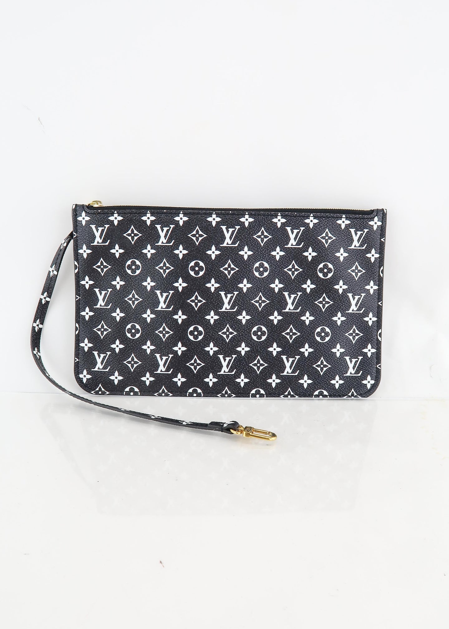 Louis Vuitton Monogram Jungle Neverfull Pochette Black