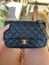 Load image into Gallery viewer, Chanel Caviar Single Flap Black