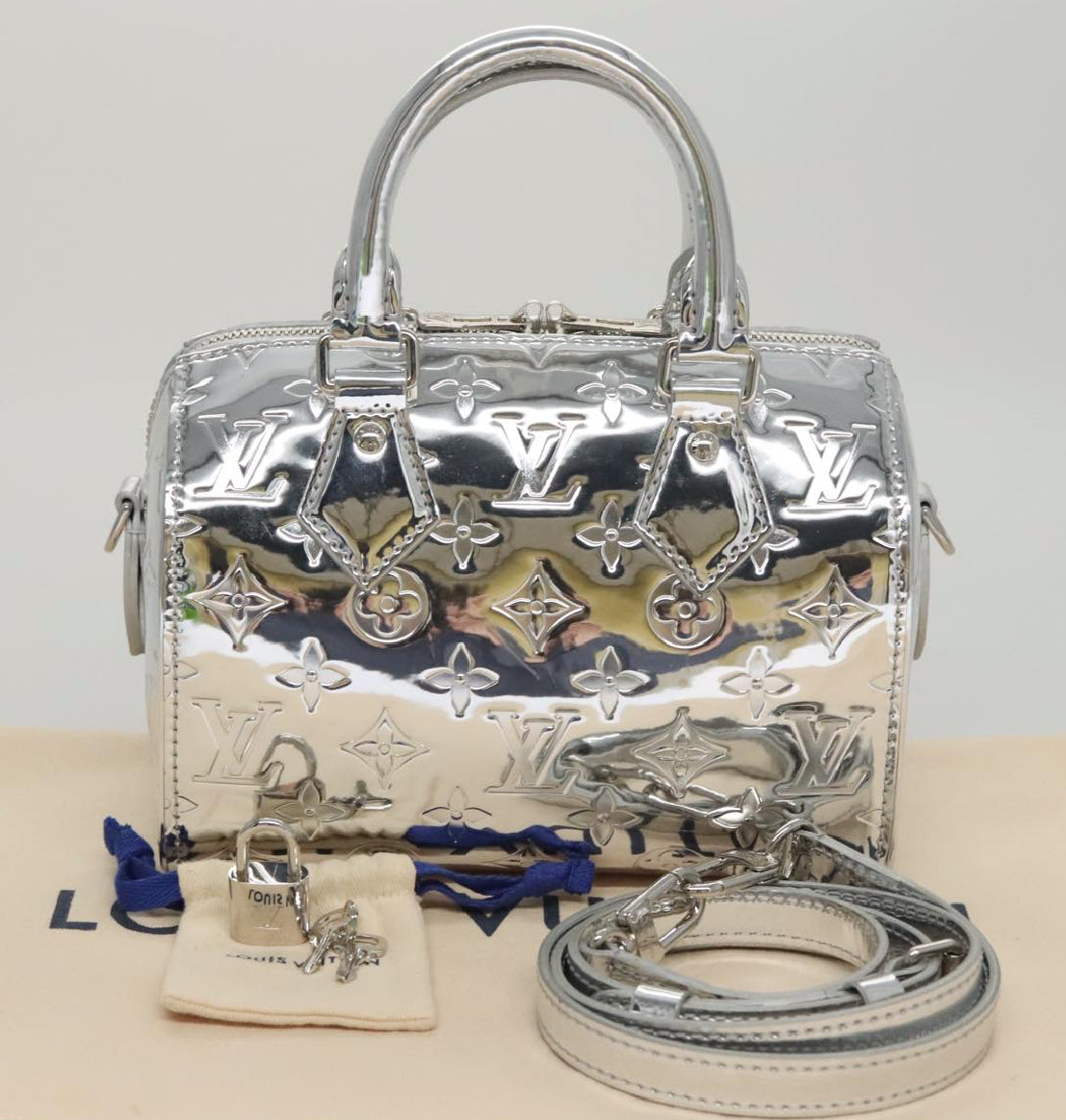LOUIS VUITTON モノグラム　シルバー　Lサイズ Louis Vuitton Monogram Miroir Speedy 20 Bandouliere Silver – DAC