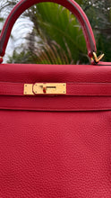 Load image into Gallery viewer, Hermes Togo Kelly 28 Rouge Casque
