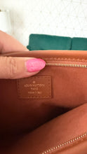 Load image into Gallery viewer, Louis Vuitton St Jacques Pochette Raffia