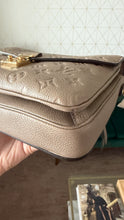 Load image into Gallery viewer, Louis Vuitton Empreinte Pochette Metis Turtledove