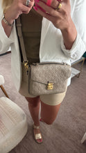 Load image into Gallery viewer, Louis Vuitton Empreinte Pochette Metis Turtledove
