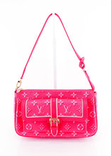 Load image into Gallery viewer, Louis Vuitton Monogram Fall for You Maxi Multi Pochette Accessories Fuchsia