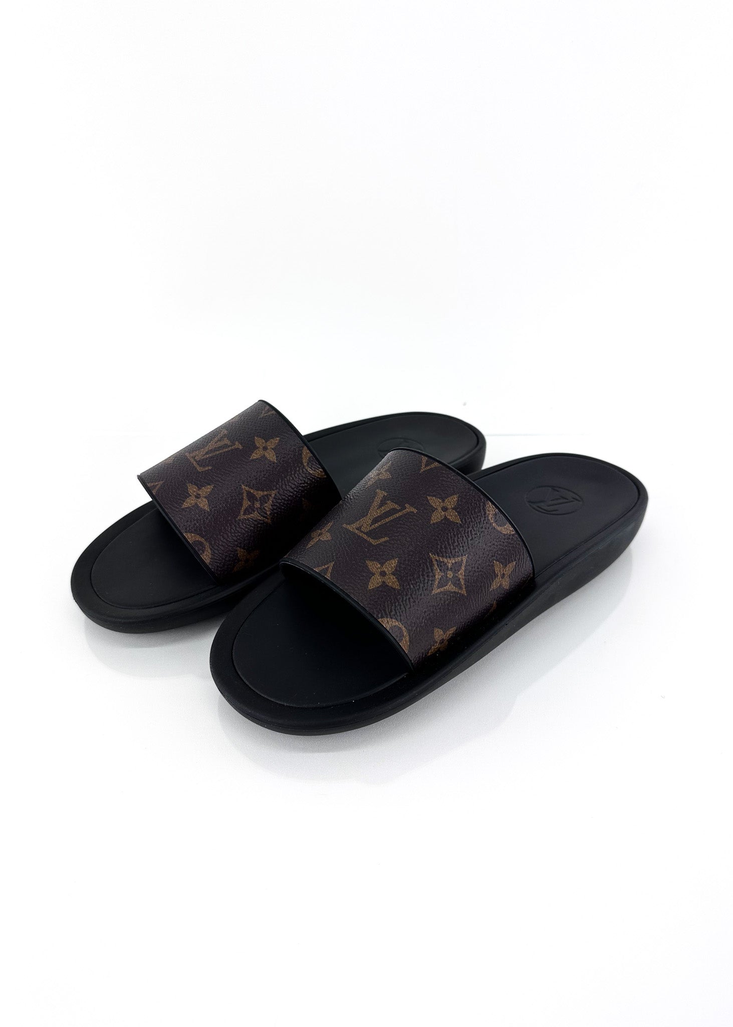 Louis Vuitton Sunbath LV Monogram Slides - Blue Sandals, Shoes - LOU723032