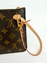 Load image into Gallery viewer, Louis Vuitton Monogram Neverfull Pochette
