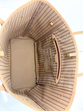 Load image into Gallery viewer, Louis Vuitton Monogram Neverfull MM