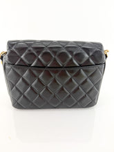 Load image into Gallery viewer, Chanel Shiny Lambskin Single Flap Black