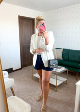 Load image into Gallery viewer, Chanel Shiny Lambskin Single Flap Black