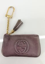 Load image into Gallery viewer, Gucci Calfskin Soho Key Pouch Purple