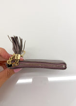 Load image into Gallery viewer, Gucci Calfskin Soho Key Pouch Purple