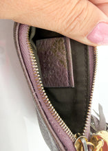 Load image into Gallery viewer, Gucci Calfskin Soho Key Pouch Purple
