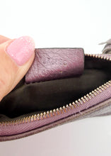 Load image into Gallery viewer, Gucci Calfskin Soho Key Pouch Purple