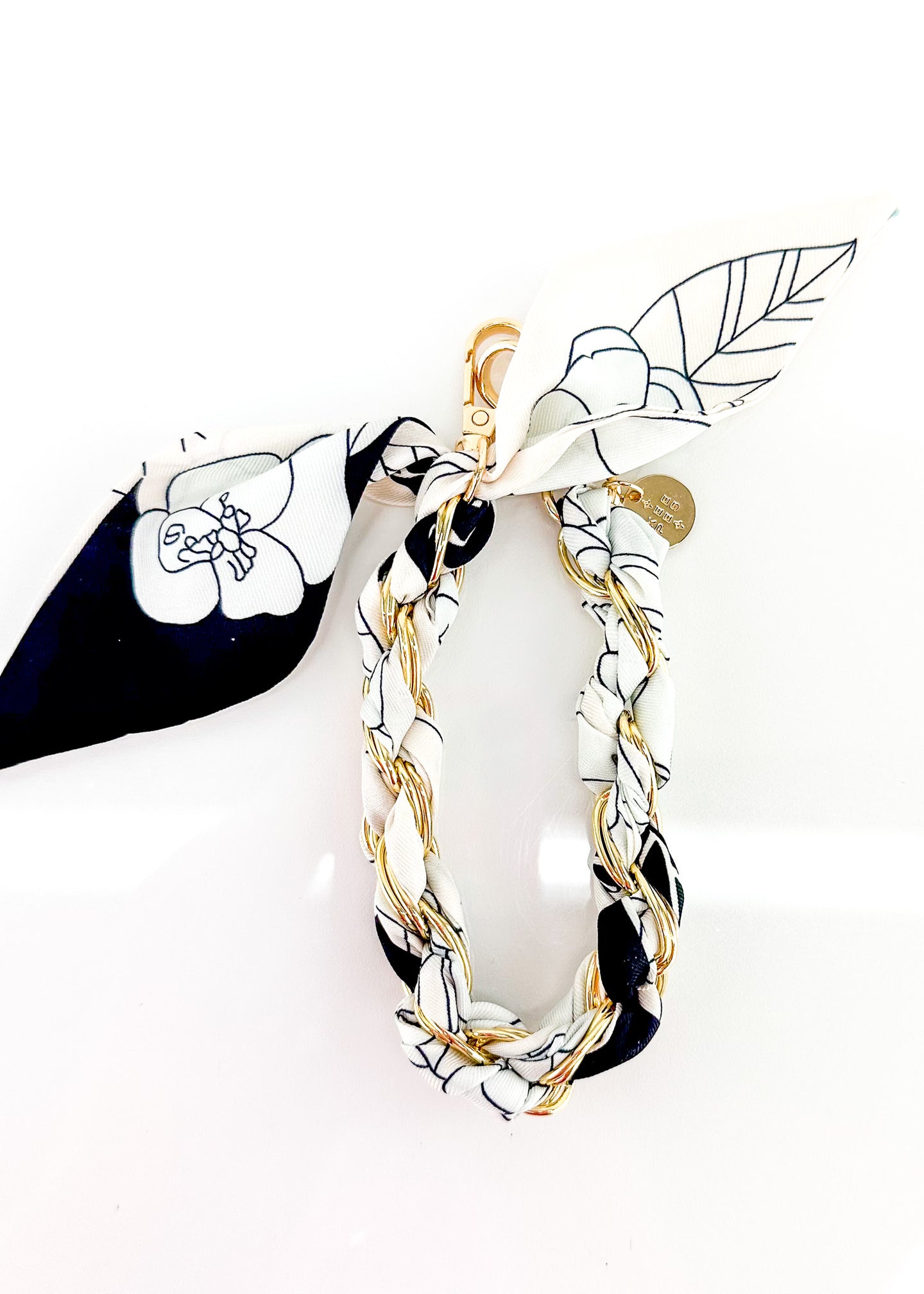 Keepes Black & White Scarf Phone Charm