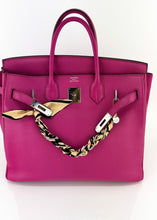 Load image into Gallery viewer, Keepes Leopard Scarf Phone Charm