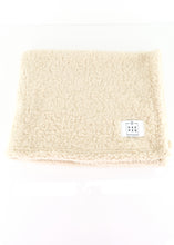 Load image into Gallery viewer, Keepes Karl &amp; Koko Pet Blanket Beige