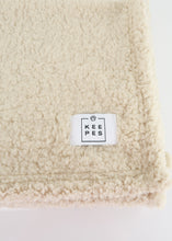 Load image into Gallery viewer, Keepes Karl &amp; Koko Pet Blanket Beige