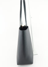 Load image into Gallery viewer, Tory Burch McGraw Large Leather Tote Black