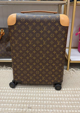 Load image into Gallery viewer, Louis Vuitton Monogram Horizon 50