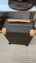 Load image into Gallery viewer, Louis Vuitton Monogram Horizon 50