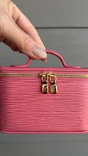 Load image into Gallery viewer, Louis Vuitton Epi Nice Beauty Tender Bliss