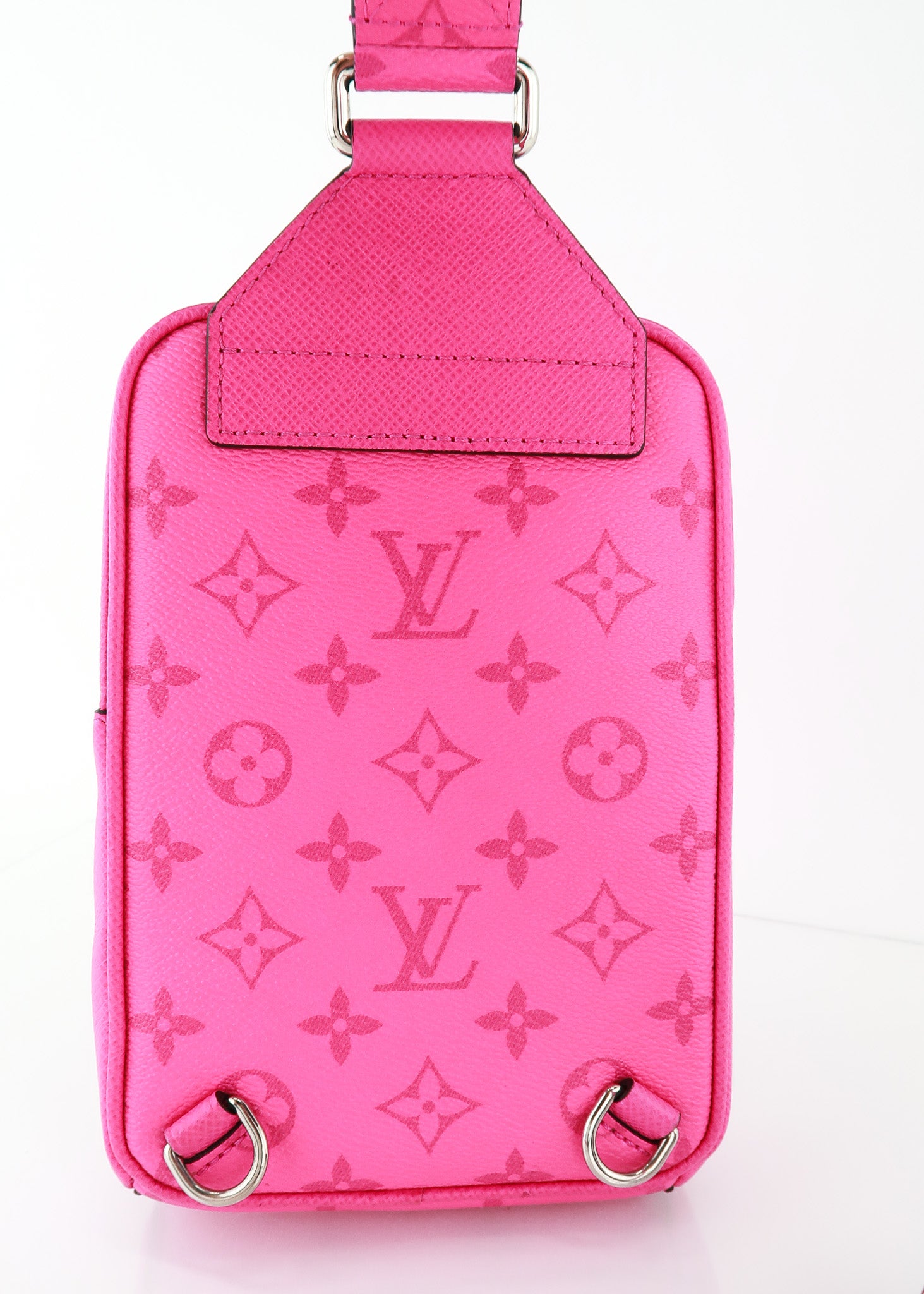 Louis Vuitton 2021 Pre-owned Taigarama Outdoor Crossbody Bag - Pink