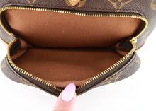 Load image into Gallery viewer, Louis Vuitton Monogram Montsouris MM