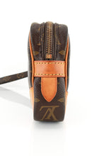Load image into Gallery viewer, Louis Vuitton Monogram Dragonne Clutch