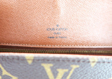 Load image into Gallery viewer, Louis Vuitton Monogram St Cloud