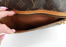Load image into Gallery viewer, Louis Vuitton Monogram Bosphore Messenger