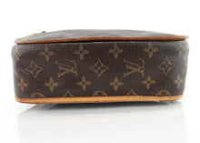 Load image into Gallery viewer, Louis Vuitton Monogram Bosphore Messenger