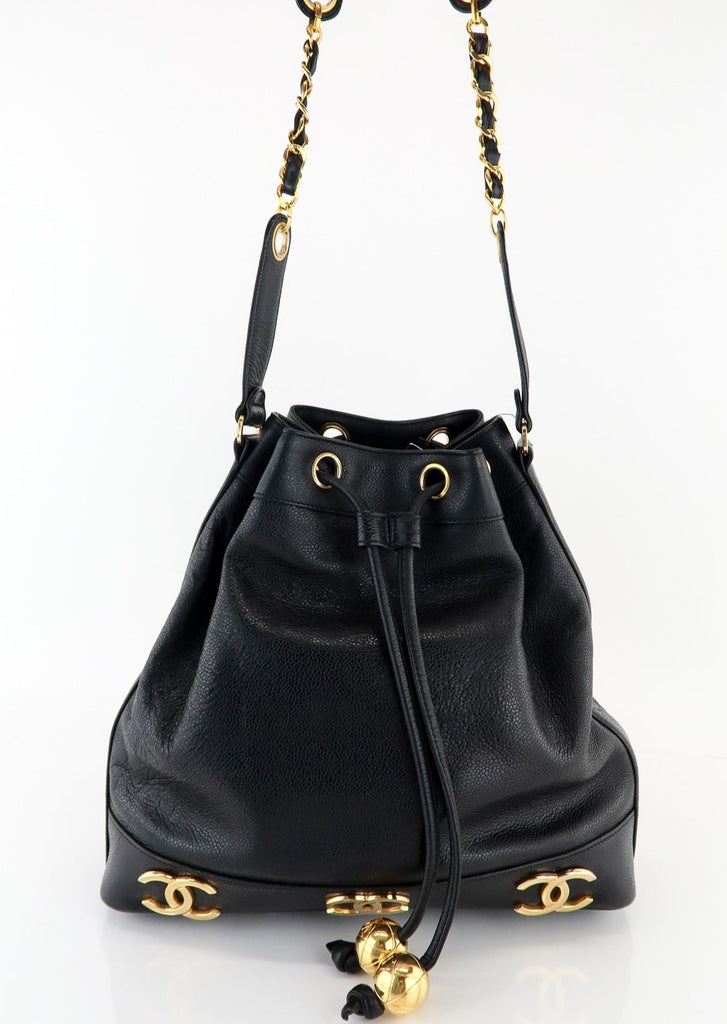 Chanel Pre-Owned logos drawstring shoulder bag - Black