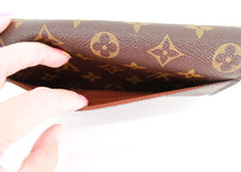 Load image into Gallery viewer, Louis Vuitton Monogram Sarah Wallet