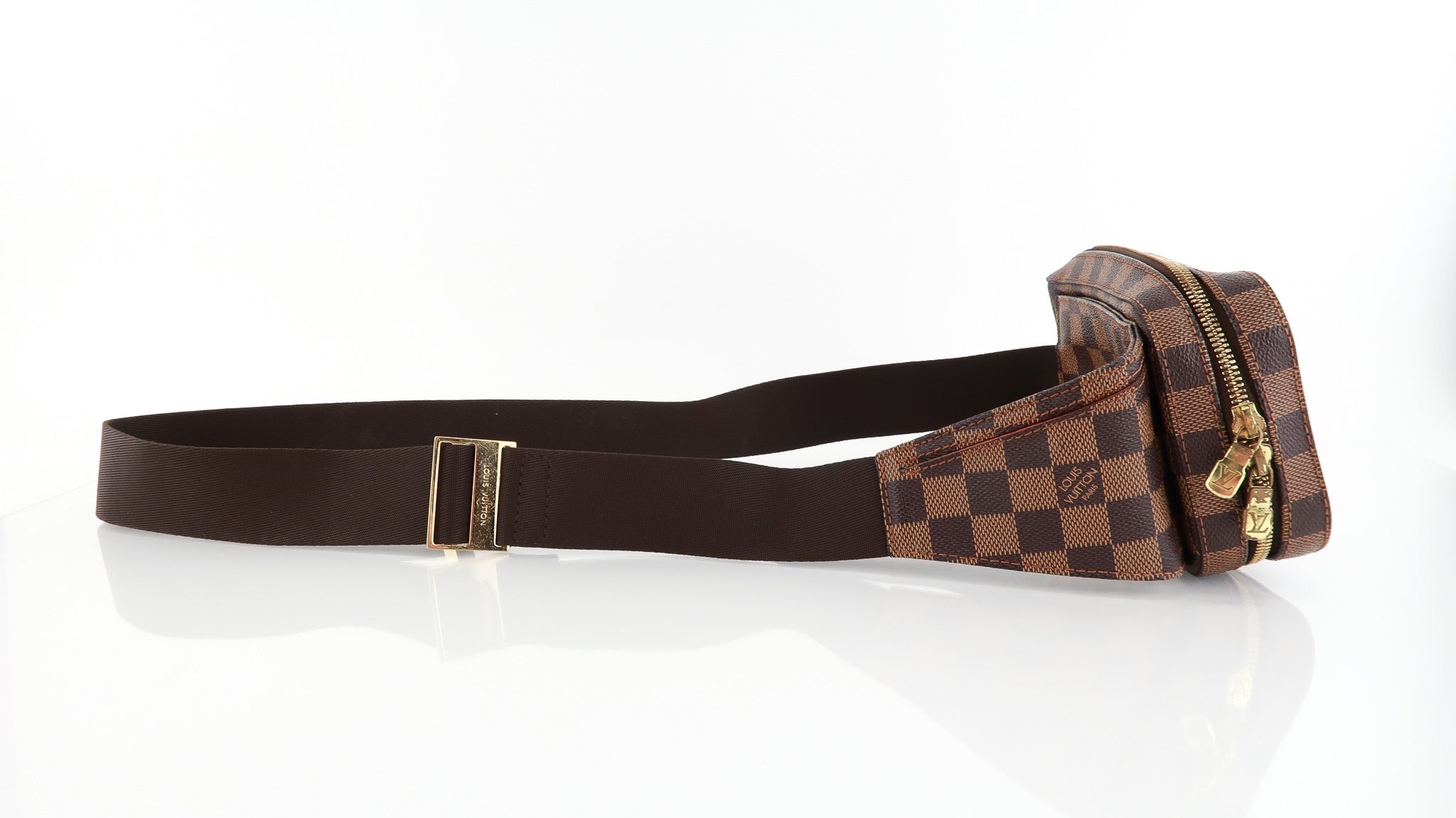 Louis Vuitton Damier Ebone Geronimo belt bag .  Louis vuitton damier, Louis  vuitton, Louis vuitton belt bag