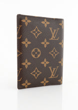 Load image into Gallery viewer, Louis Vuitton Monogram Passport Holder